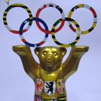 Gr&ouml;&szlig;ter Buddy B&auml;r Kicker der Welt